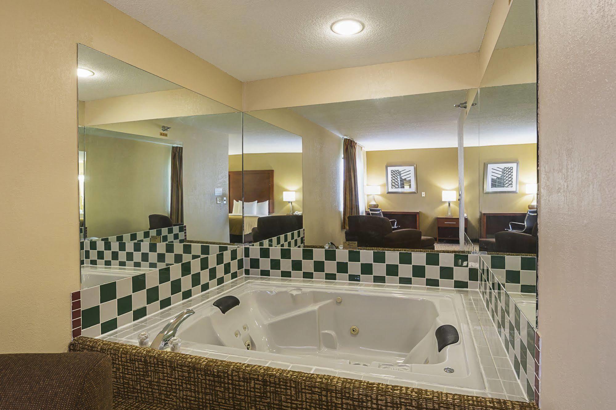 Quality Inn Waverly Kültér fotó